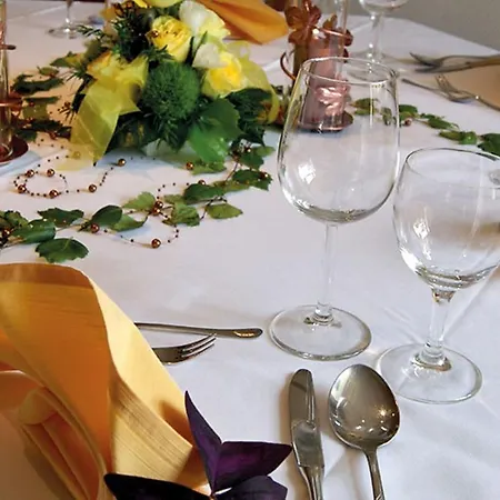 Landgasthof Hof Roscheid 2*